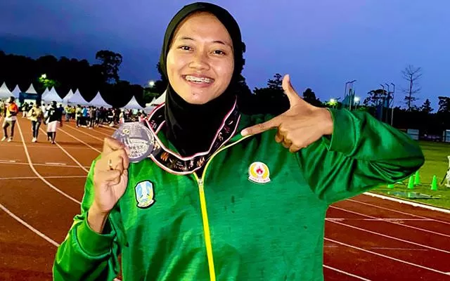Eka Cahaya Ningrum